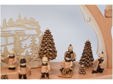 Lenk - Candle arch Seiffen church winter children