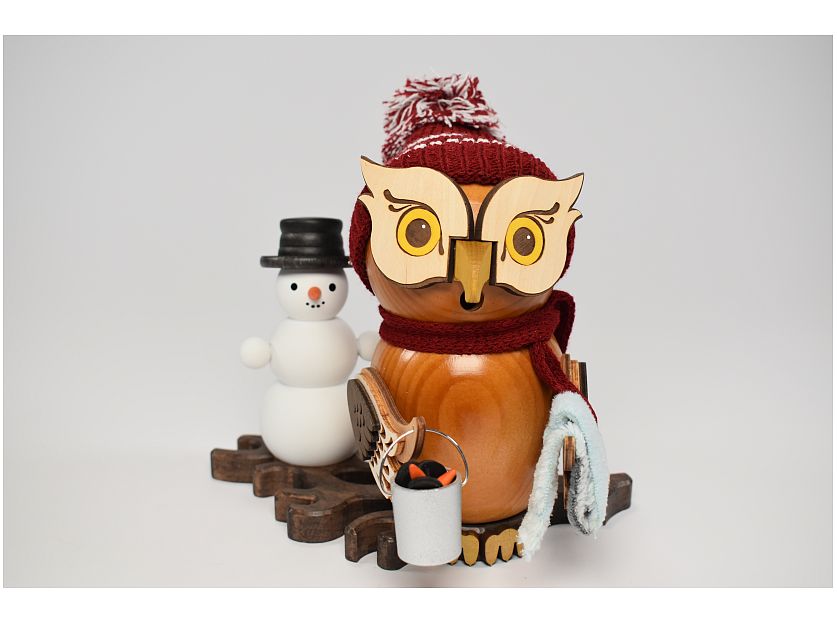 Kuhnert - Smoker Figure Owl with Snowman