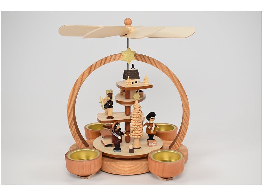 Knut Neuber – Tea light pyramid