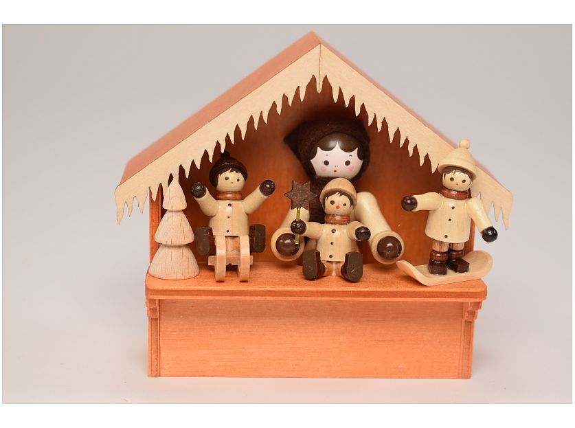 Romy Thiel - Christmas market stall winter children