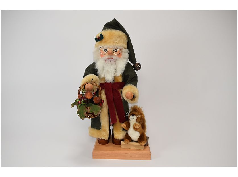 Ulbricht - Nutcracker Santa Claus with squirrel (with video)
