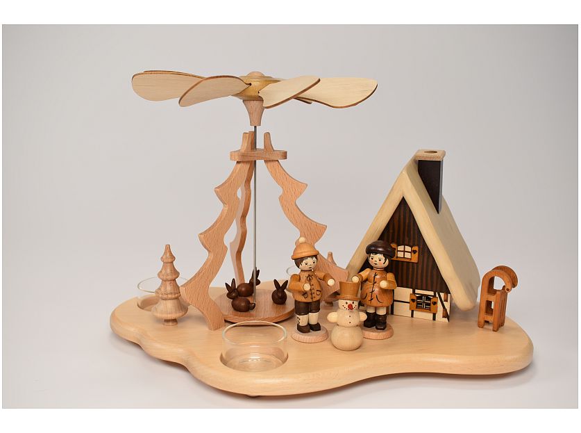 Zeidler - Pyramid winter children with smokehouse