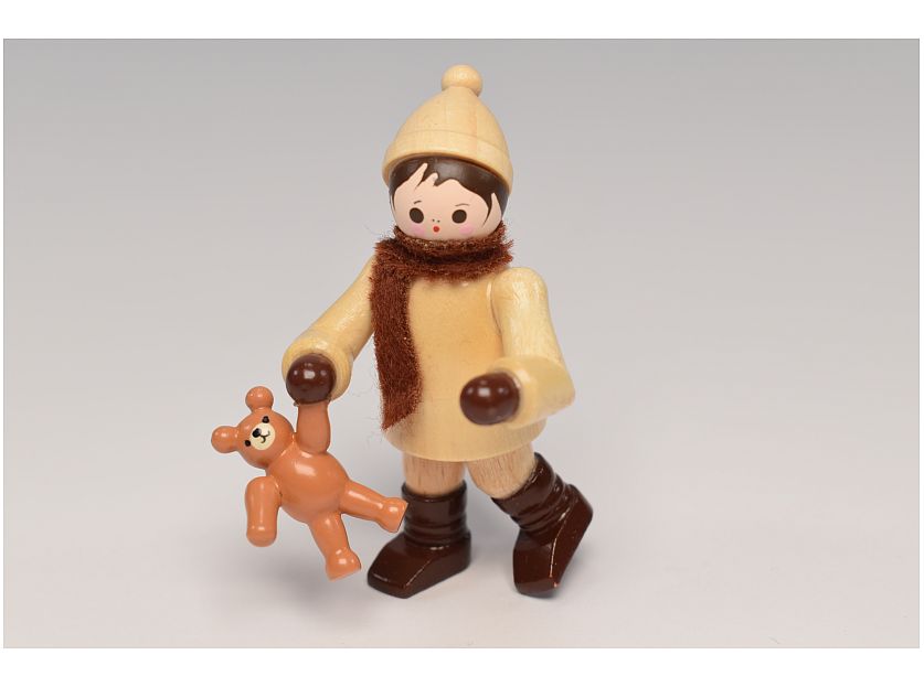 Romy Thiel - Winterkind mit Teddy auf Schlitten